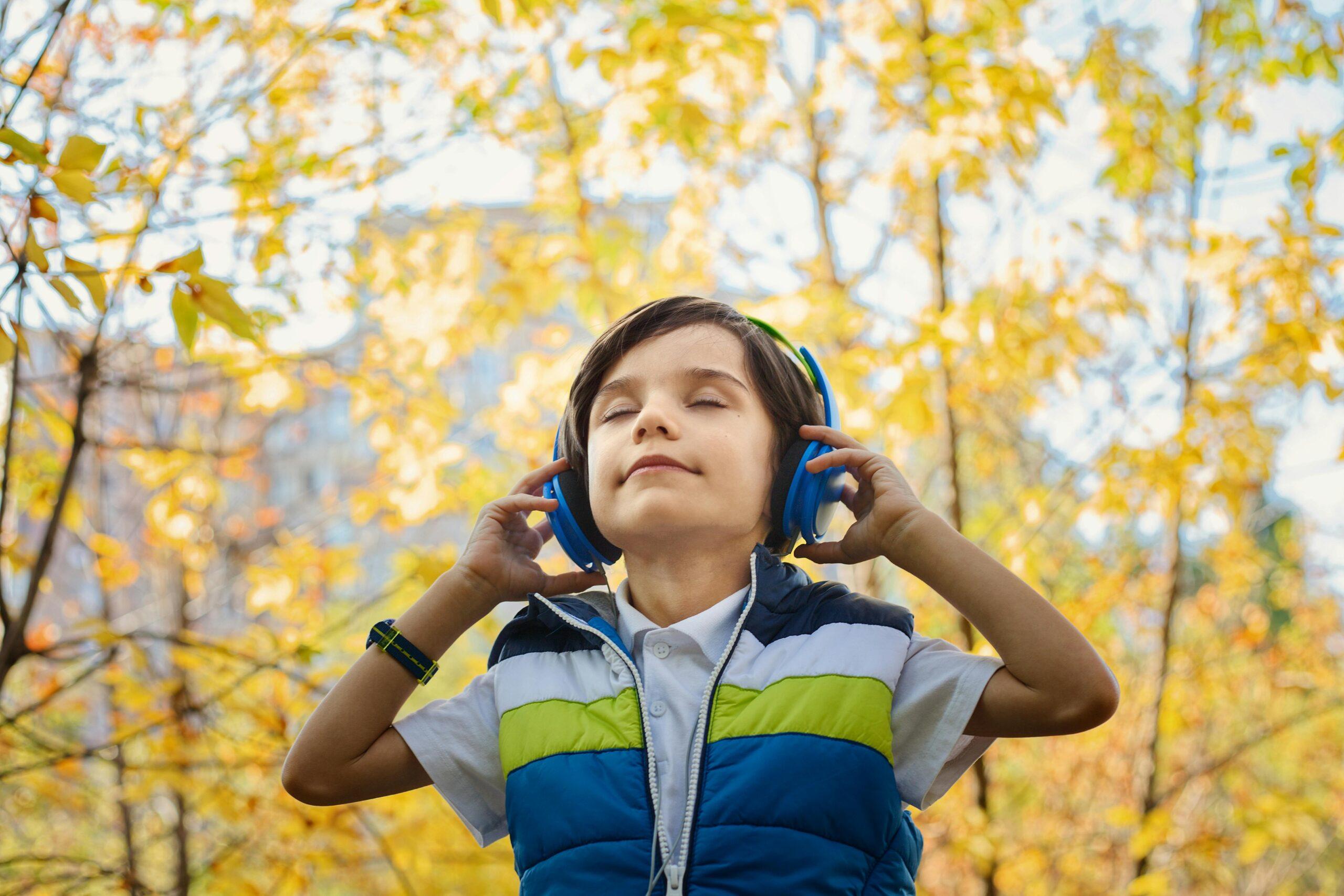 Cover Image for Study Finds That Listening Boosts Learning, Retention, and Focus